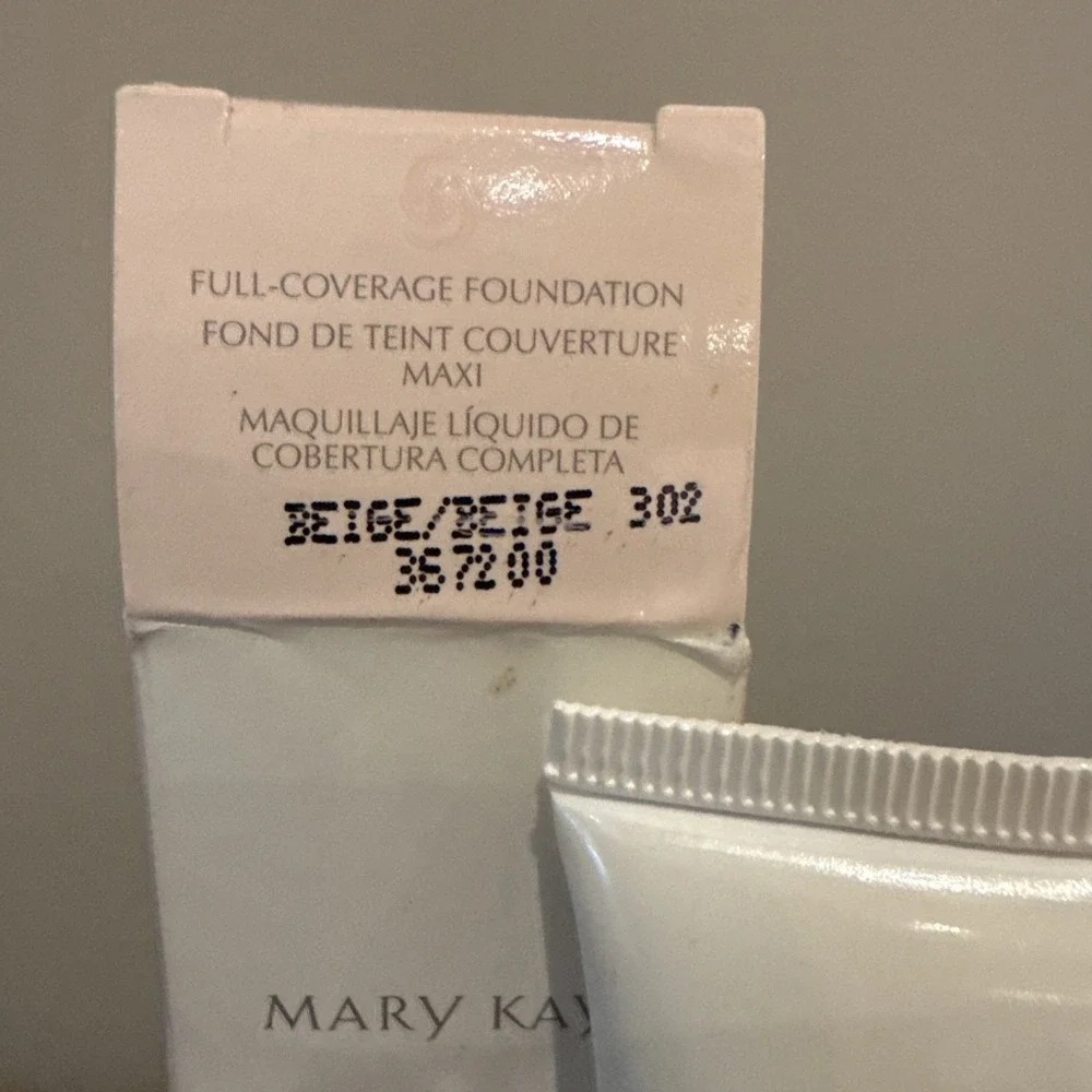 Mary Kay Full Coverage Foundation Beige 302 #367200 Normal‎ to Dry Skin NOS